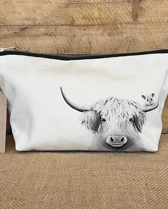 Bessie Highland Cow & Mouse Wash Bag